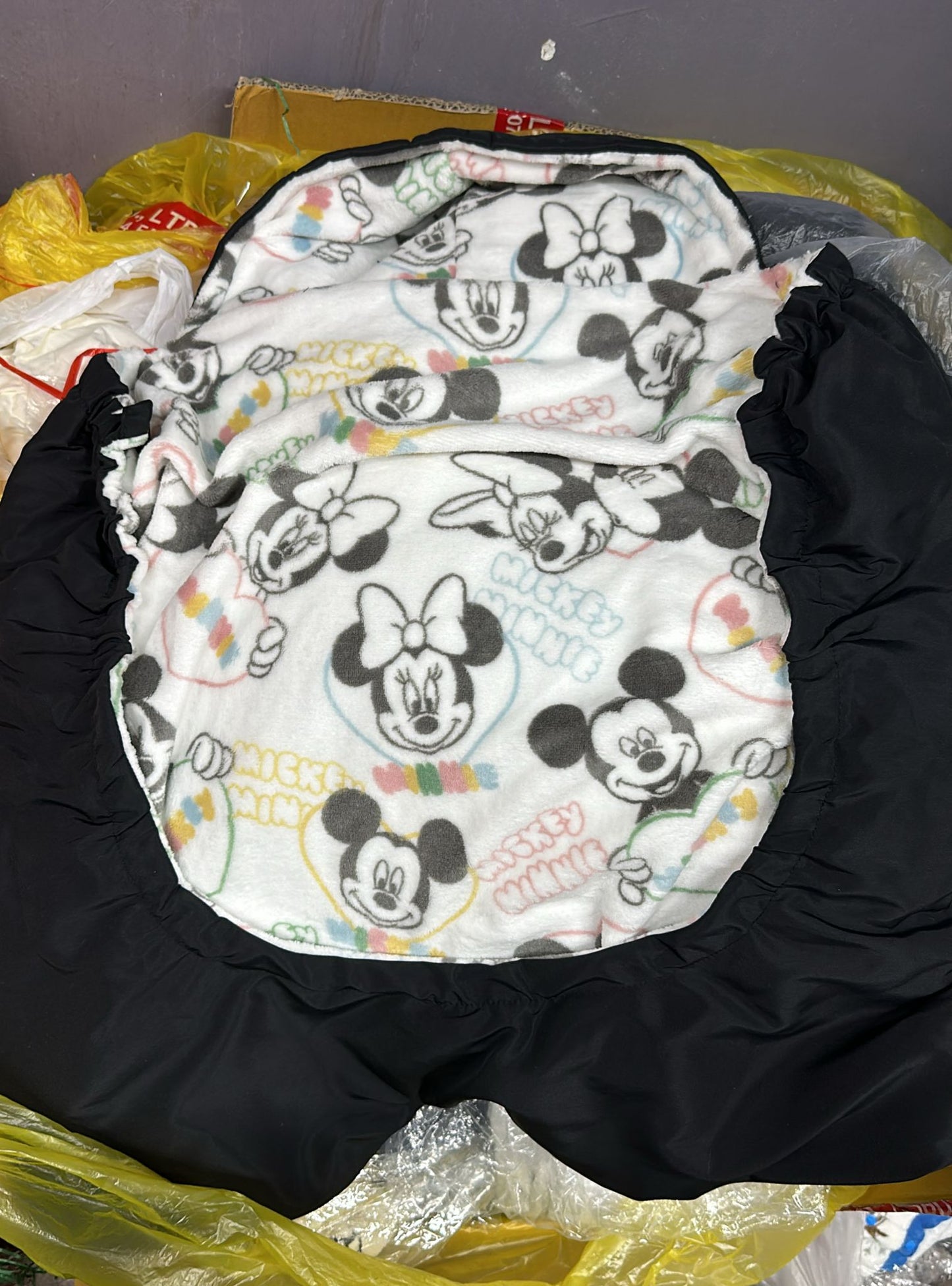 ‼ ️ In stock ‼ ️ Mickey waterproof windproof quilt with pockets